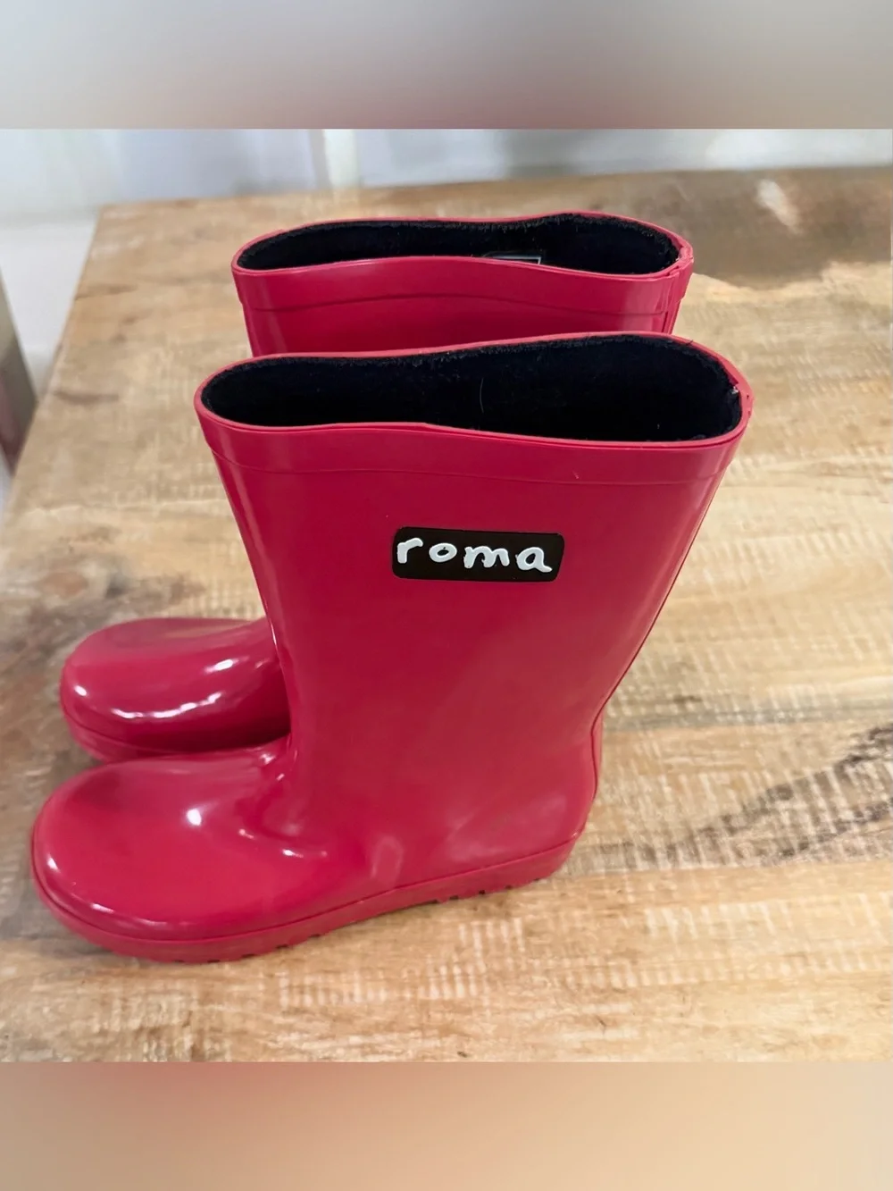 Girls pink Roma rain boots size 3